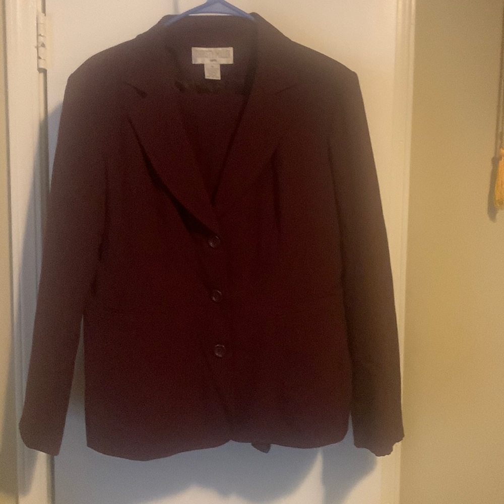 Pant suit